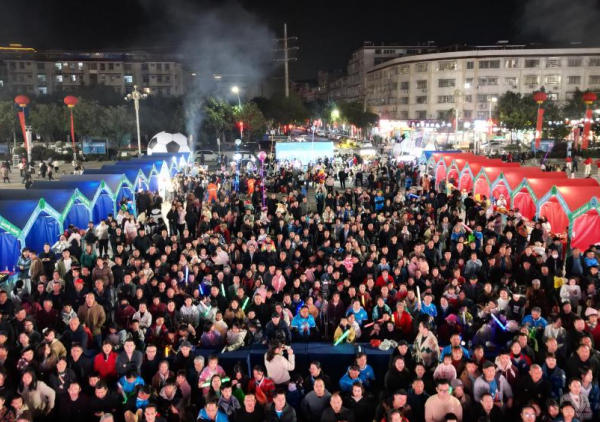 雙牌縣2025年“湘超有禮”產銷對接會舉行,農特產品借賽事流量出圈? 雙牌縣2025年“湘超有禮”產銷對接會舉行,農特產品借賽事流量出圈?